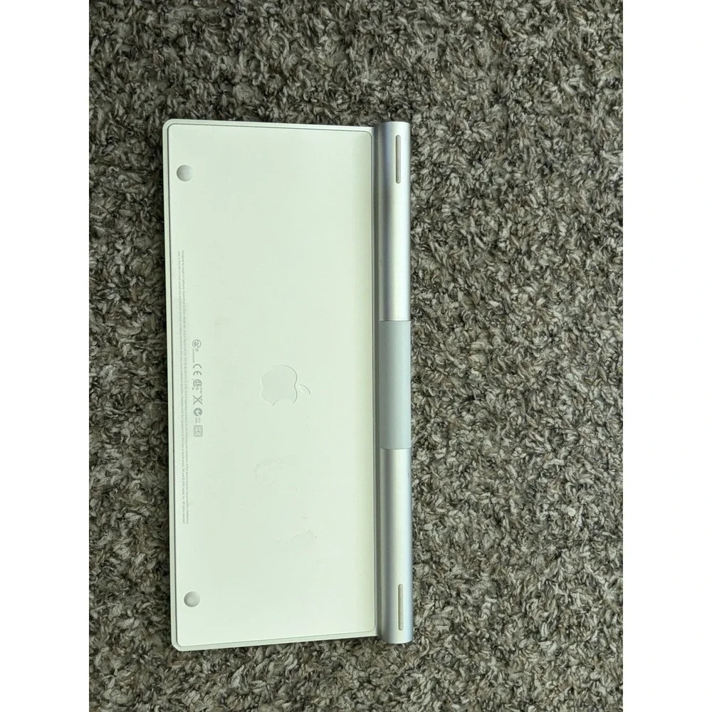Apple Wireless Computer Keyboard A1314 Silver‎ Bluetooth